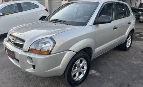 HYUNDAI TUCSON 2.0 MPFI GL 16V 142CV 2WD GASOLINA 4P MANUAL HYUNDAI TUCSON 2.0 MPFI GL 16V 142CV 2WD GASOLINA 4P MANUAL